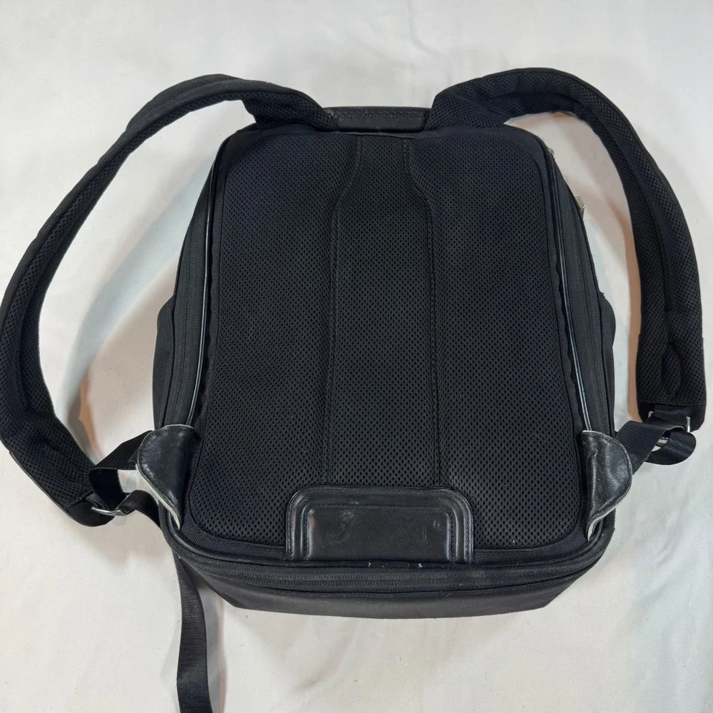 Tumi 25181d arrivé